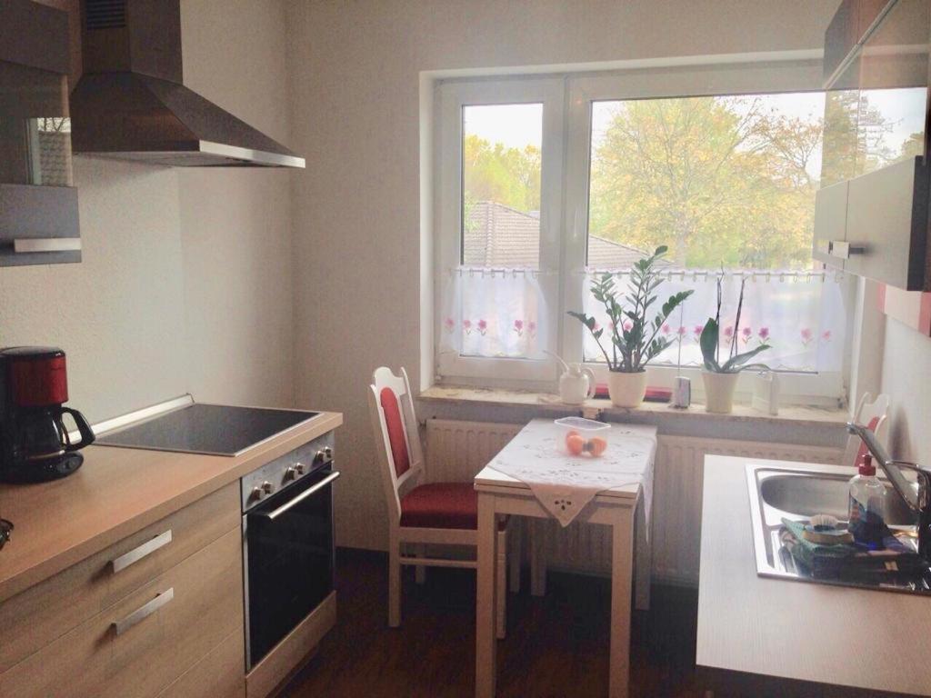 Ingrids Ferienwohnung mit Balkon in Thiede nähe See Salzgitter Exterior foto